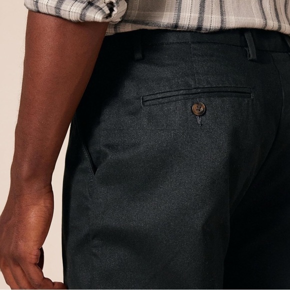 Amazon Essentials Men's Classic-Fit Wrinkle-Resistant Flat-Front Pants 48W x 35L - Picture 3 of 11